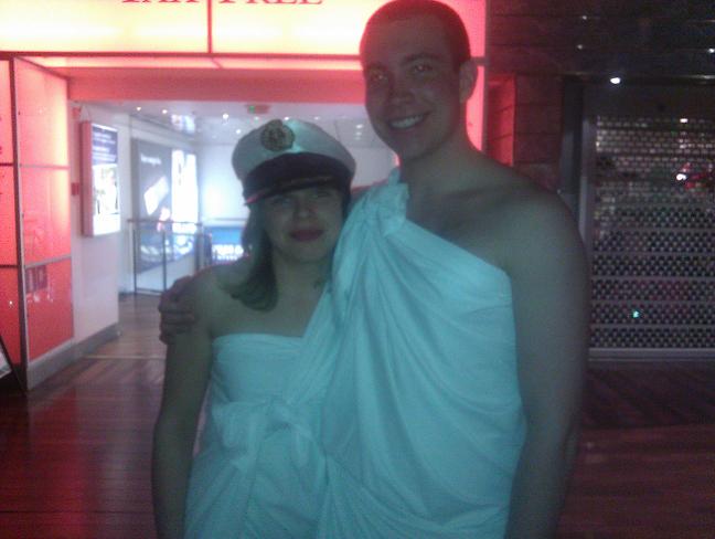 KIKiläsiä toogailemassa